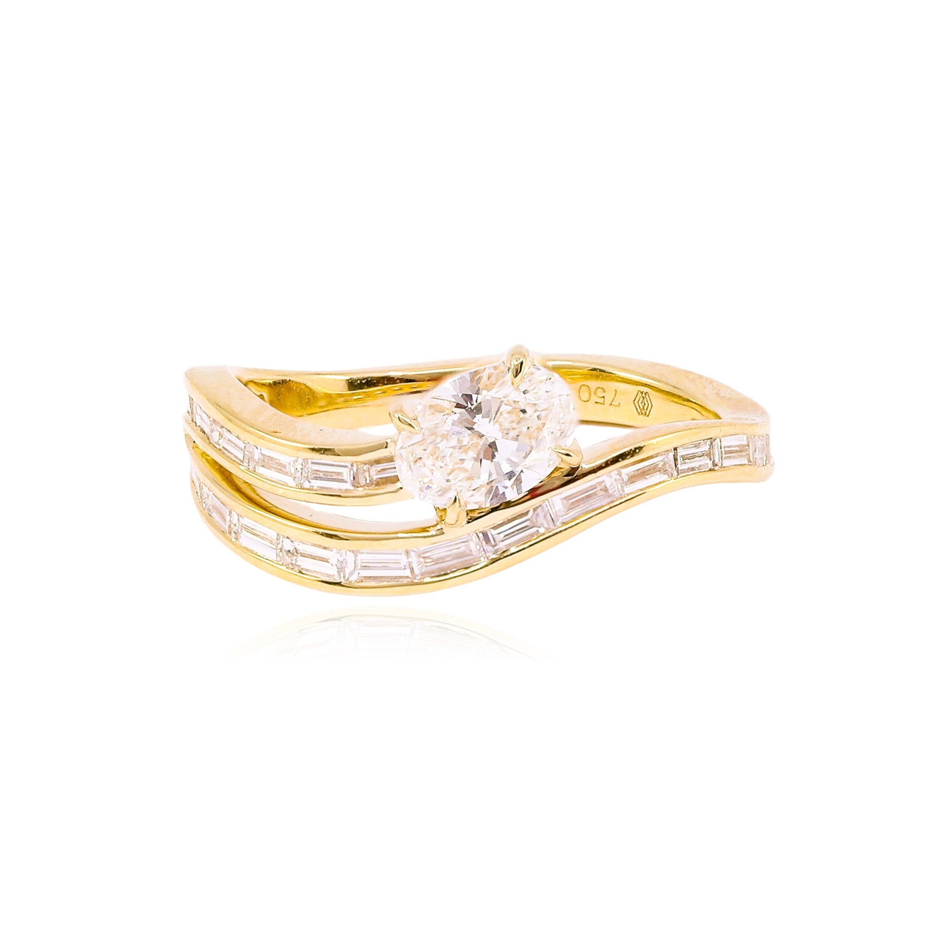 18K YELLOW GOLD CONTEMPORARY OVAL DIAMOND RING - 1.16CTW