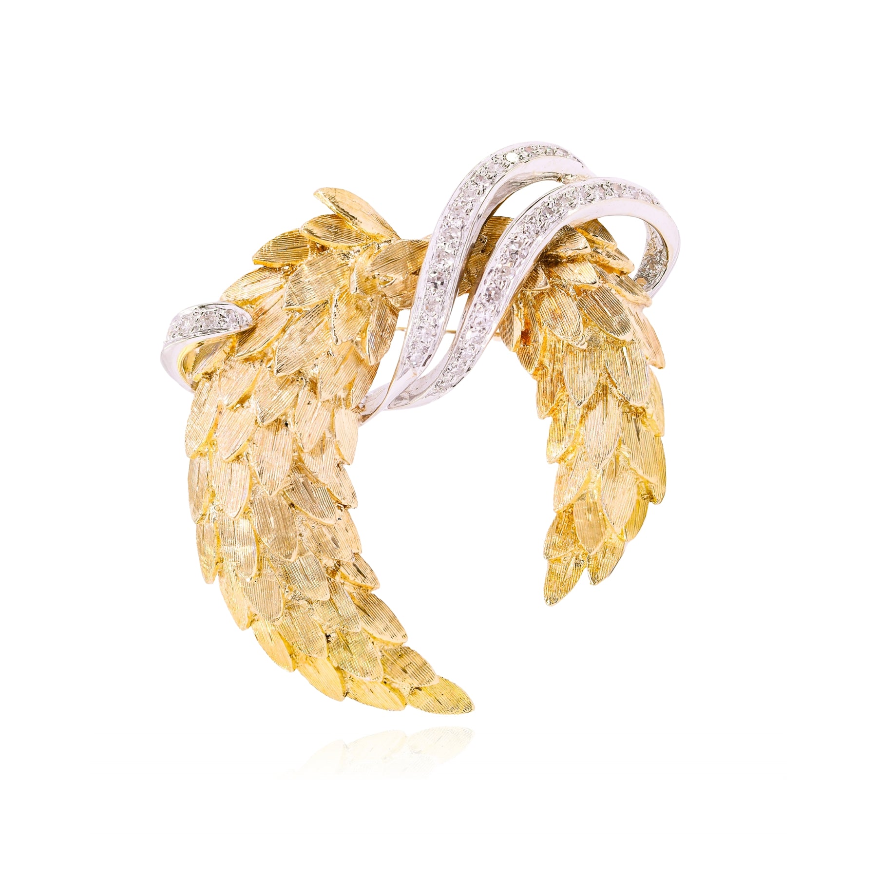ESTATE 18K YELLOW GOLD LEAF BROOCH WITH 18K WHITE GOLD DIAMOND WRAP - 0.25CTW