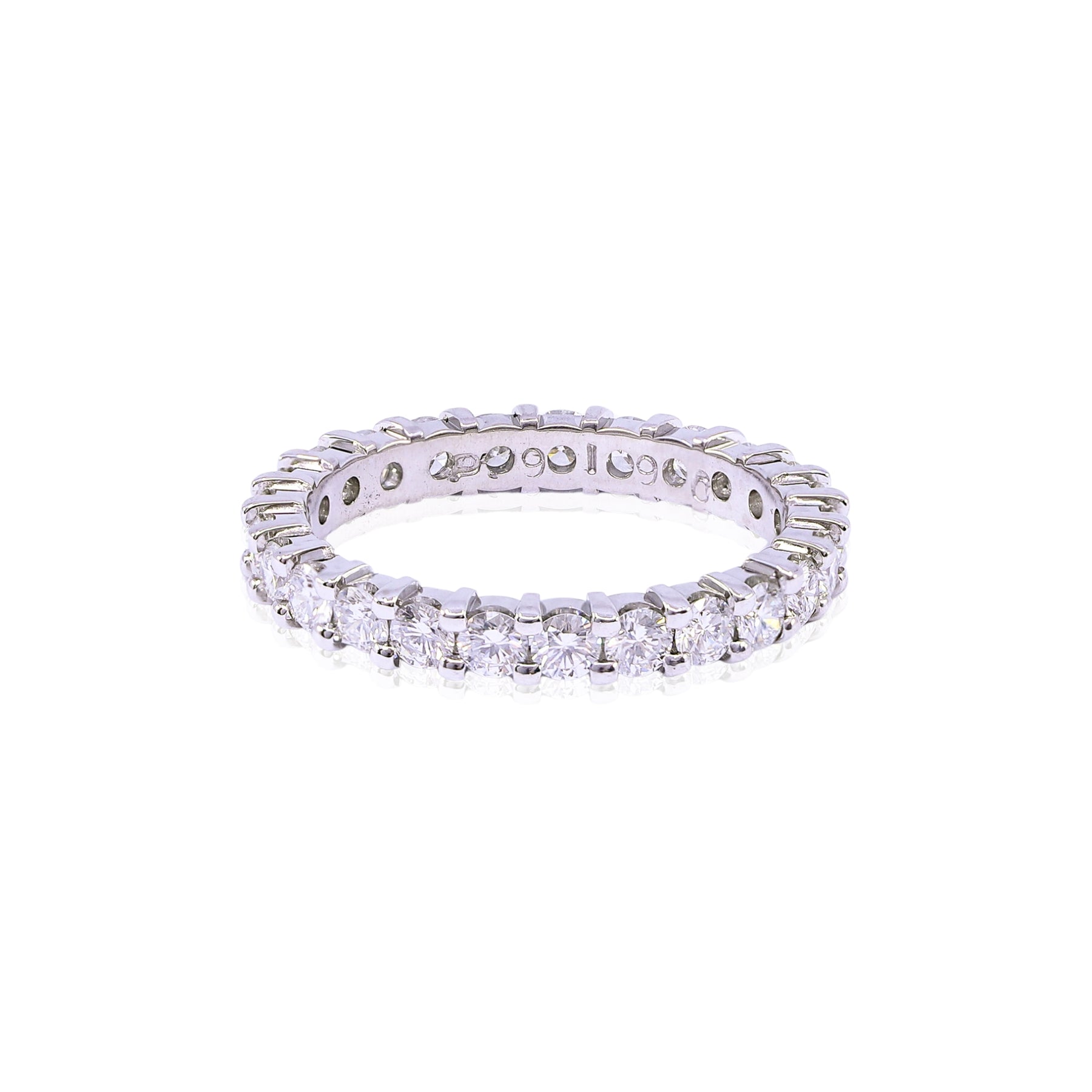 ESTATE PLATINUM SHARED PRONG ETERNITY BAND - 0.91CTW