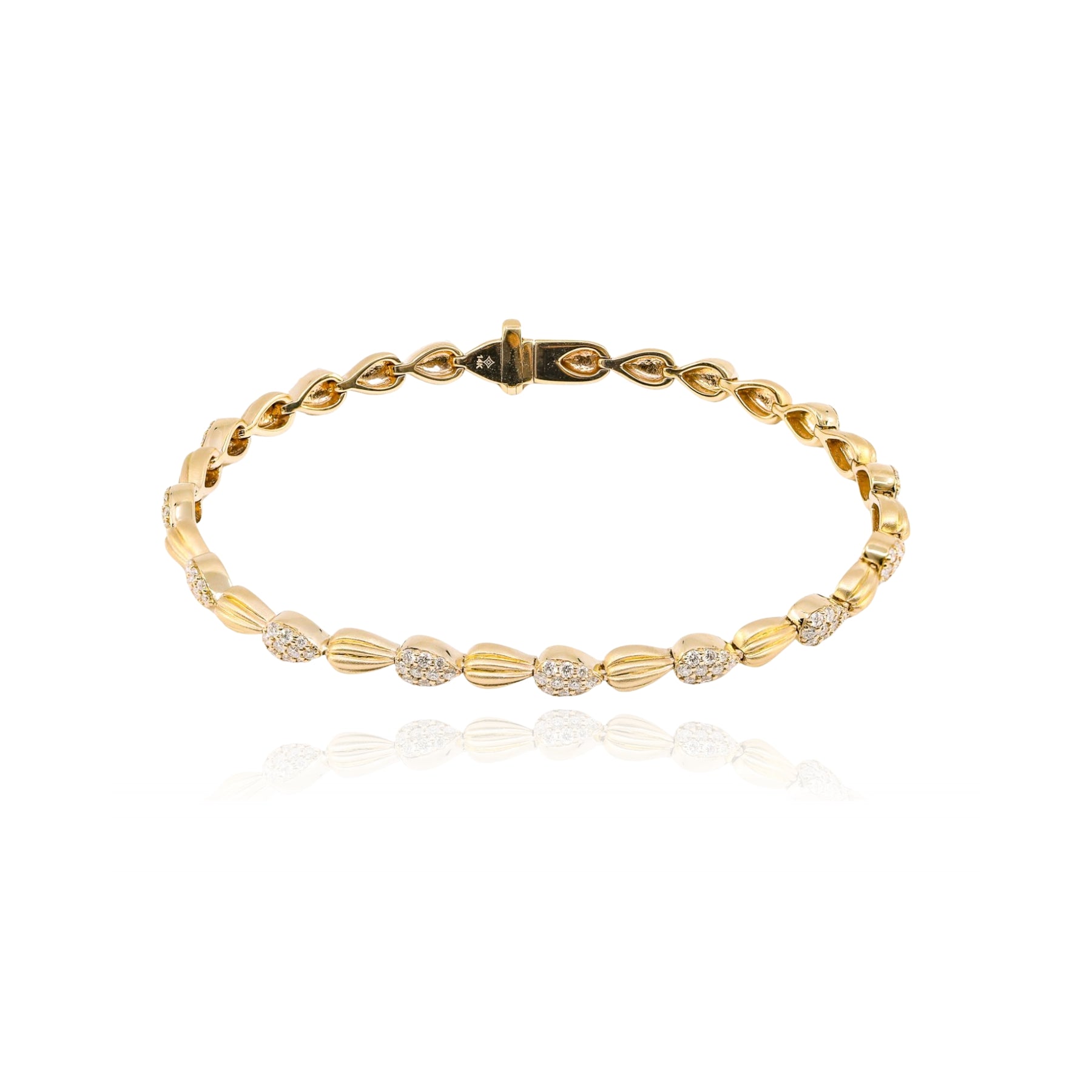 VLORA SATIN FINISH 14K YELLOW GOLD SCALLOP AND PAVE DIAMOND STATION BRACELET