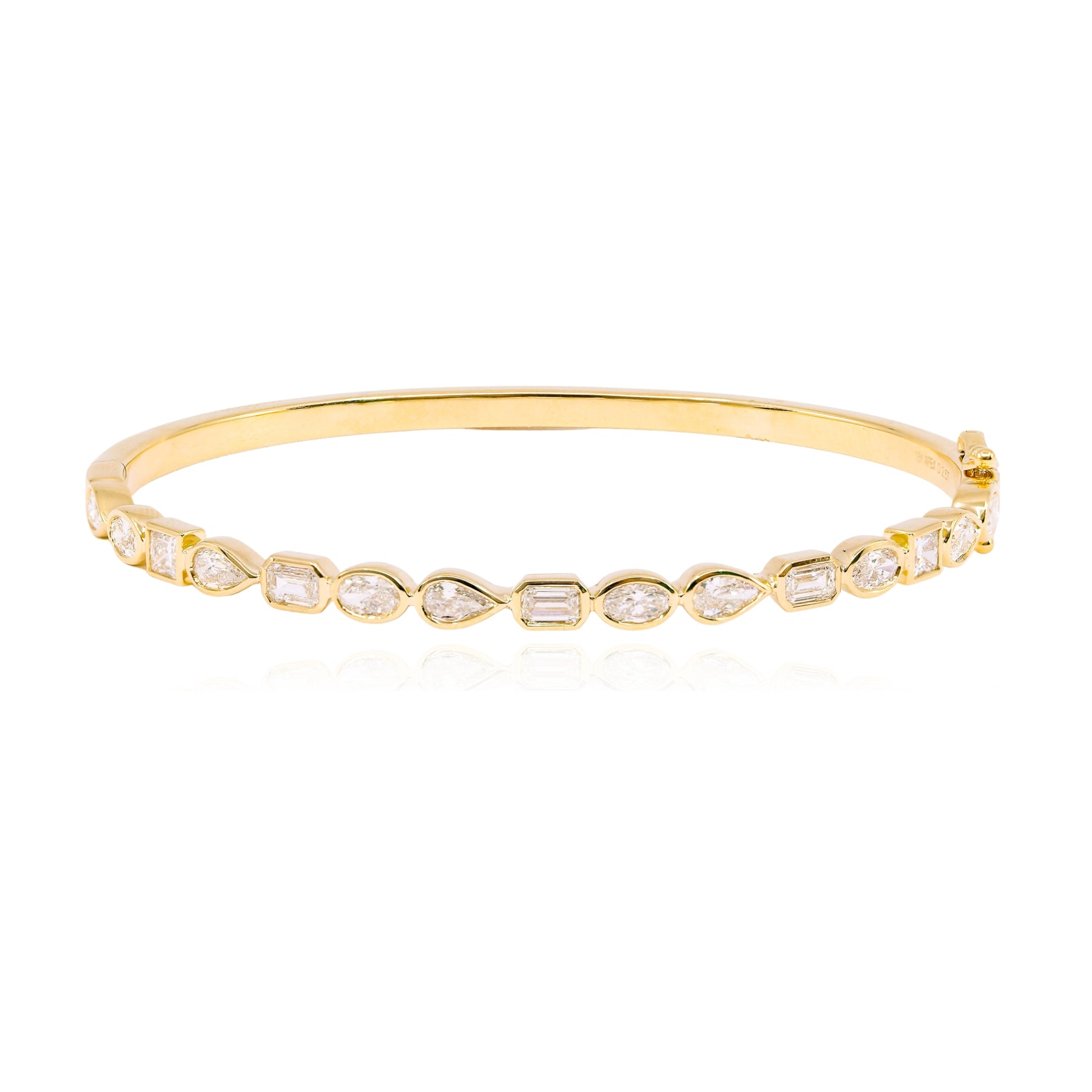 18K YELLOW GOLD FANCY MIXED CUT DIAMOND BANGLE BRACELET 2.57CTW