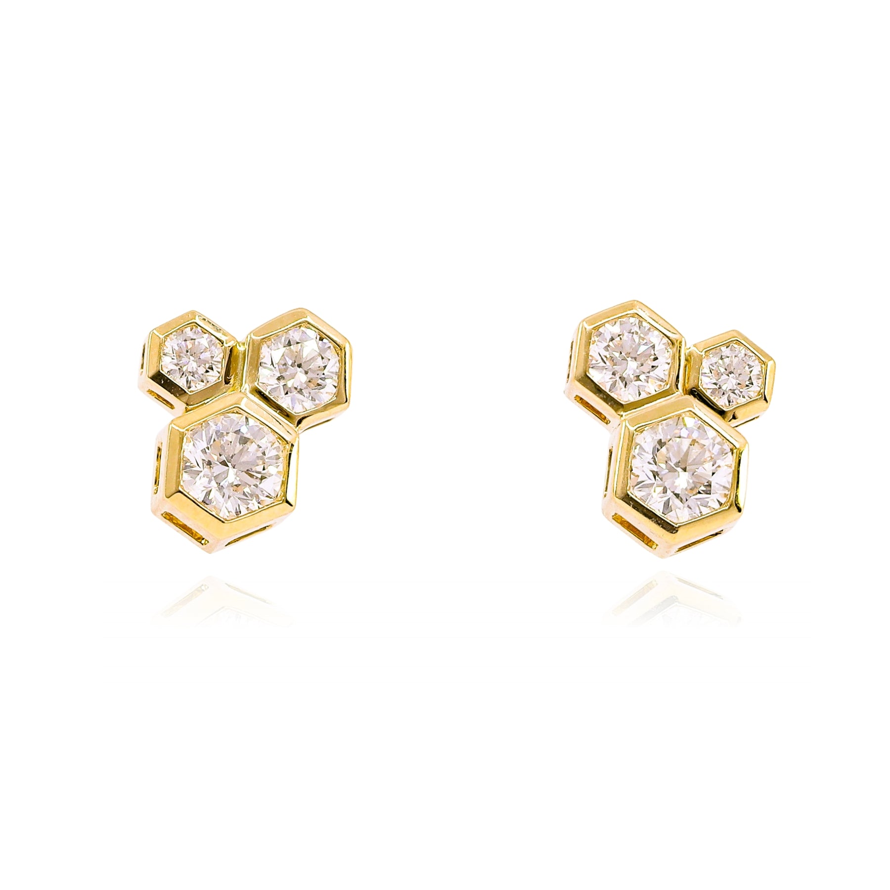 18K YELLOW GOLD TRI-CLUSTER HEXAGON DIAMOND STUD EARRINGS - 0.77CTW