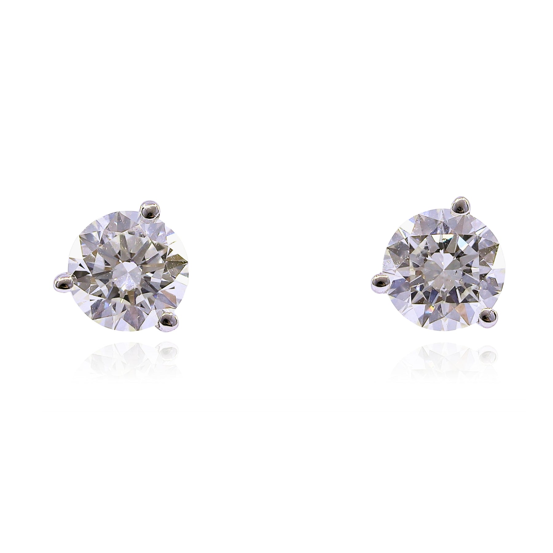 14K WHITE GOLD DIAMOND STUD EARRINGS B