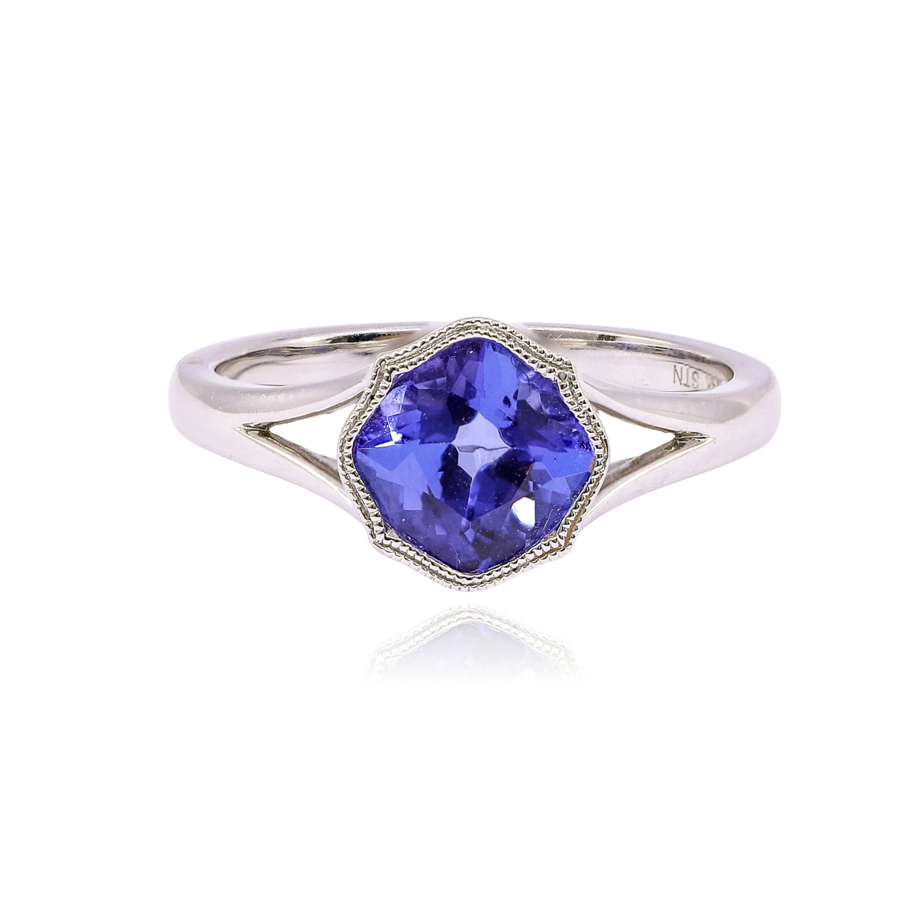 14K WHITE GOLD TANZANITE RING