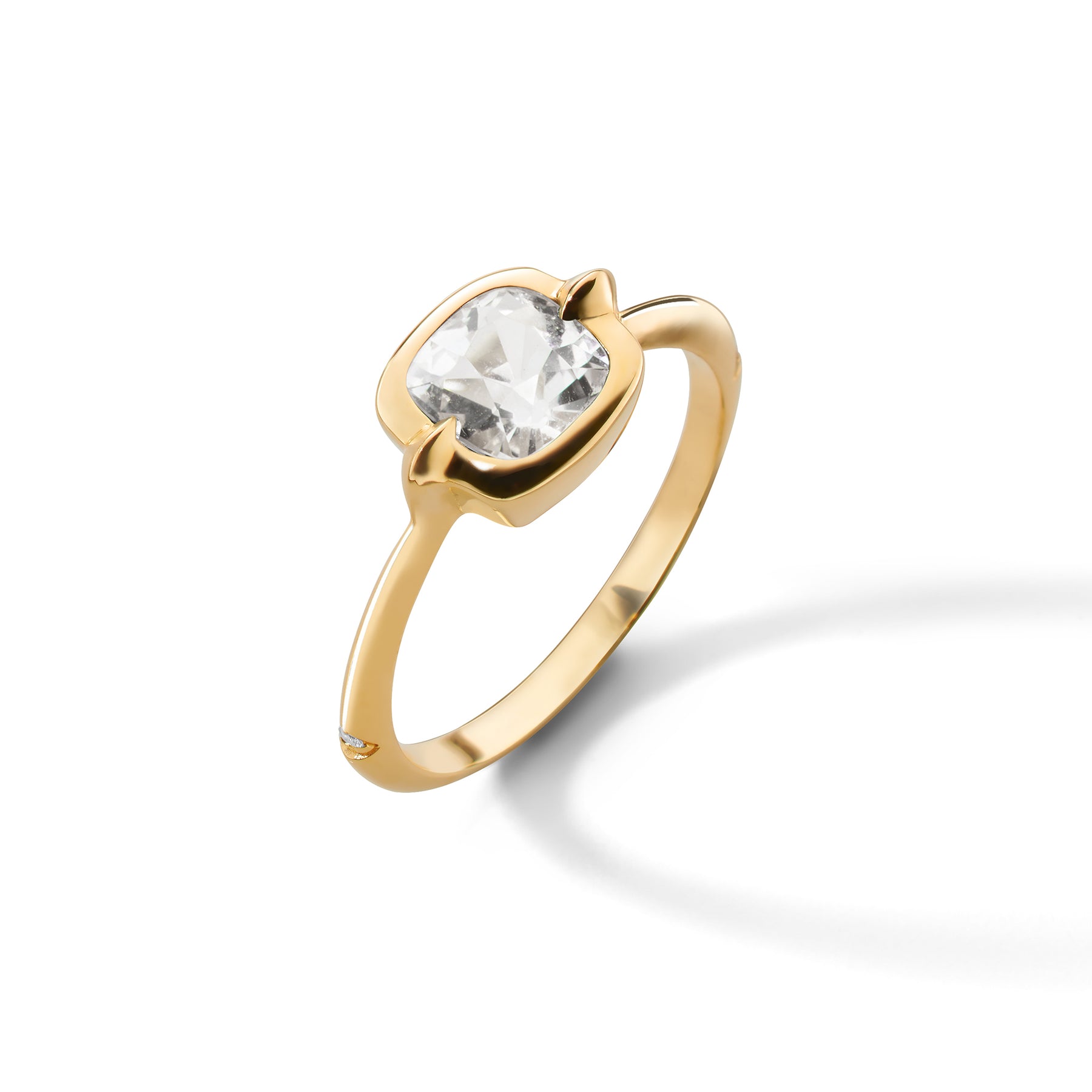 MONICA RICH KOSANN 18K YELLOW GOLD ROCK CRYSTAL COCKTAIL RING