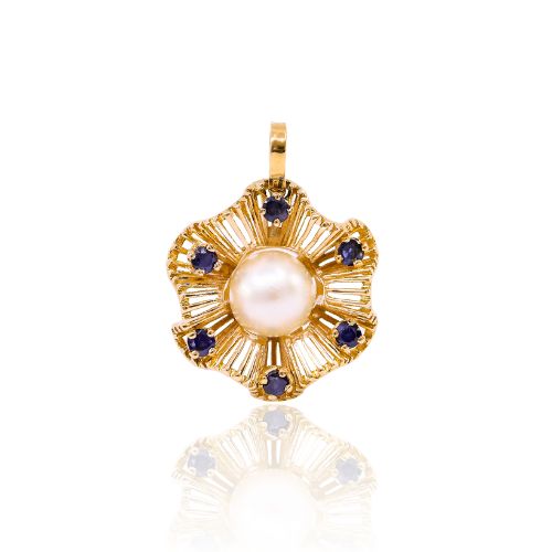ESTATE JENNY LIN UPCYCLED 18K YELLOW GOLD PEARL RUFFLE PENDANT WITH SAPPHIRE