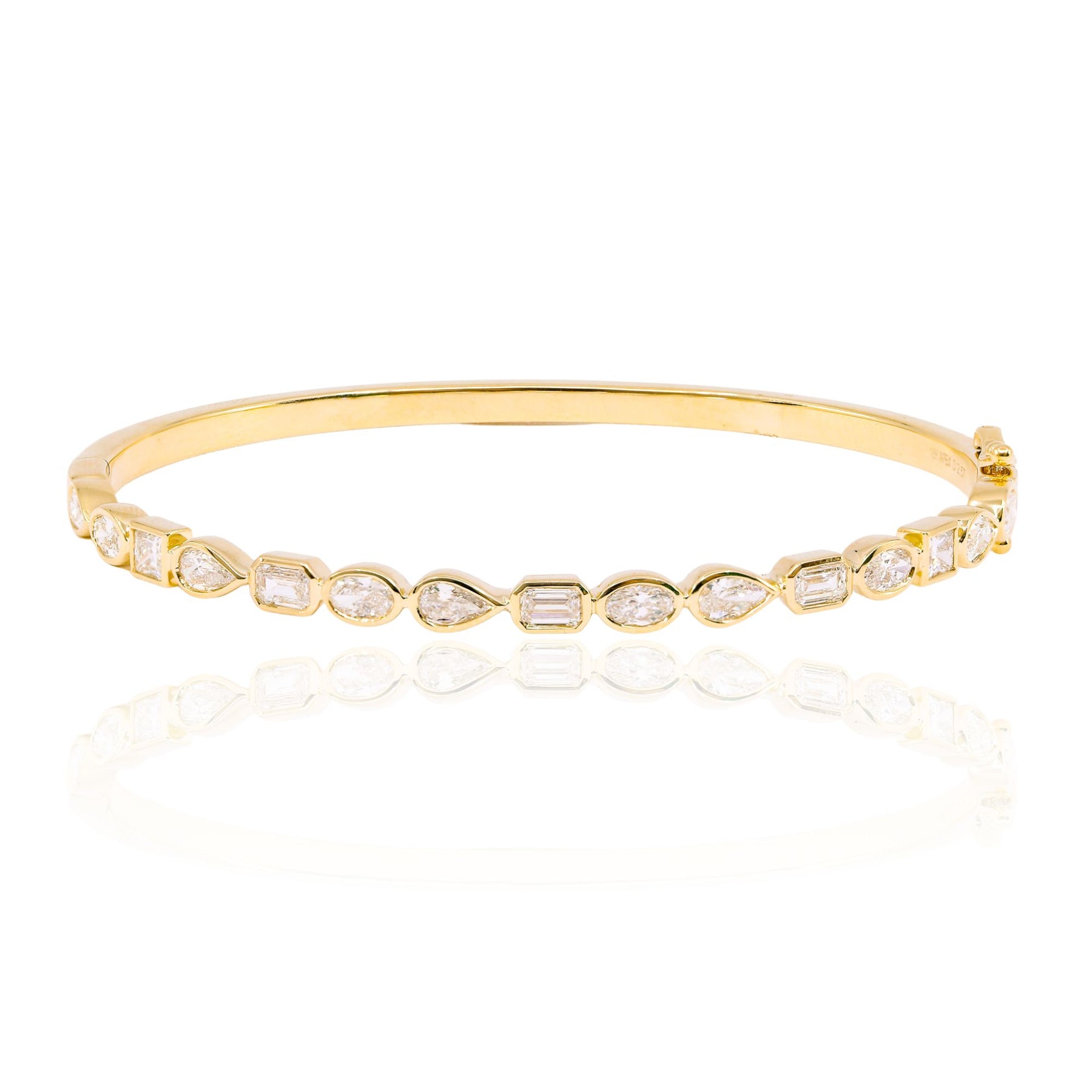 18K YELLOW GOLD FANCY MIXED CUT DIAMOND BANGLE BRACELET 2.57CTW