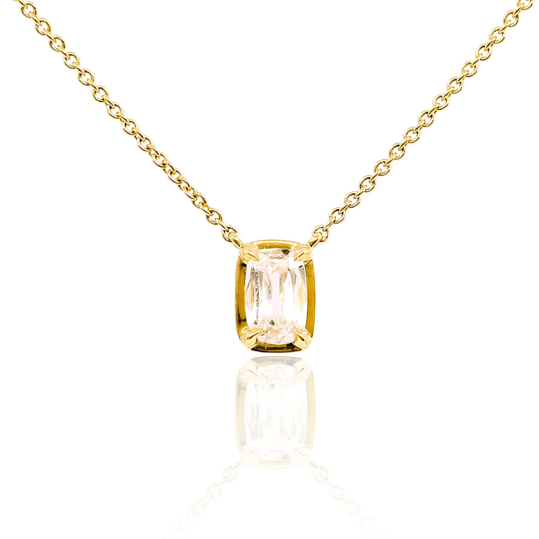 18K YELLOW GOLD 0.29CT CUSHION DIAMOND SOLITAIRE PENDANT NECKLACE