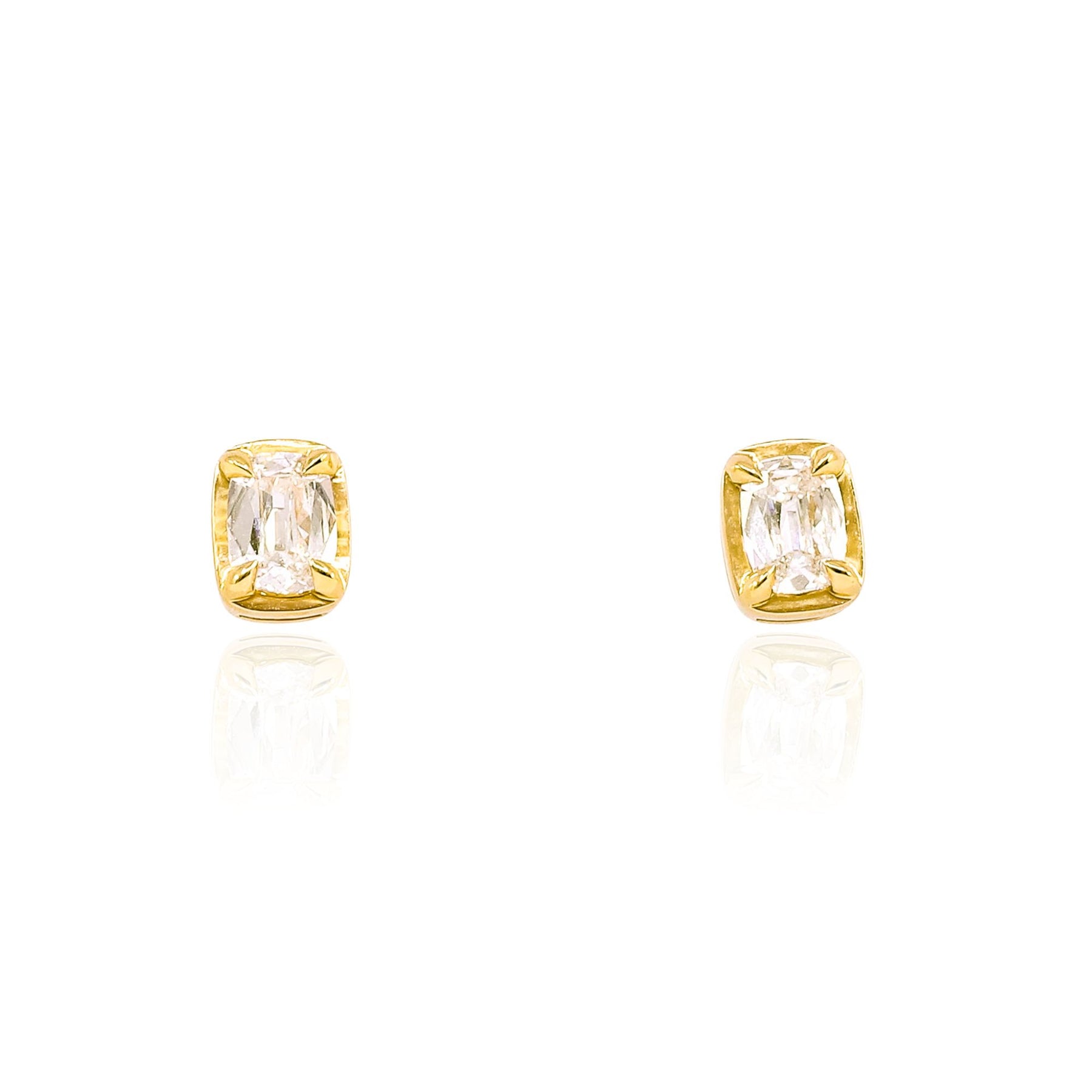 18K YELLOW GOLD CUSHION DIAMOND STUD EARRINGS 0.30CTW