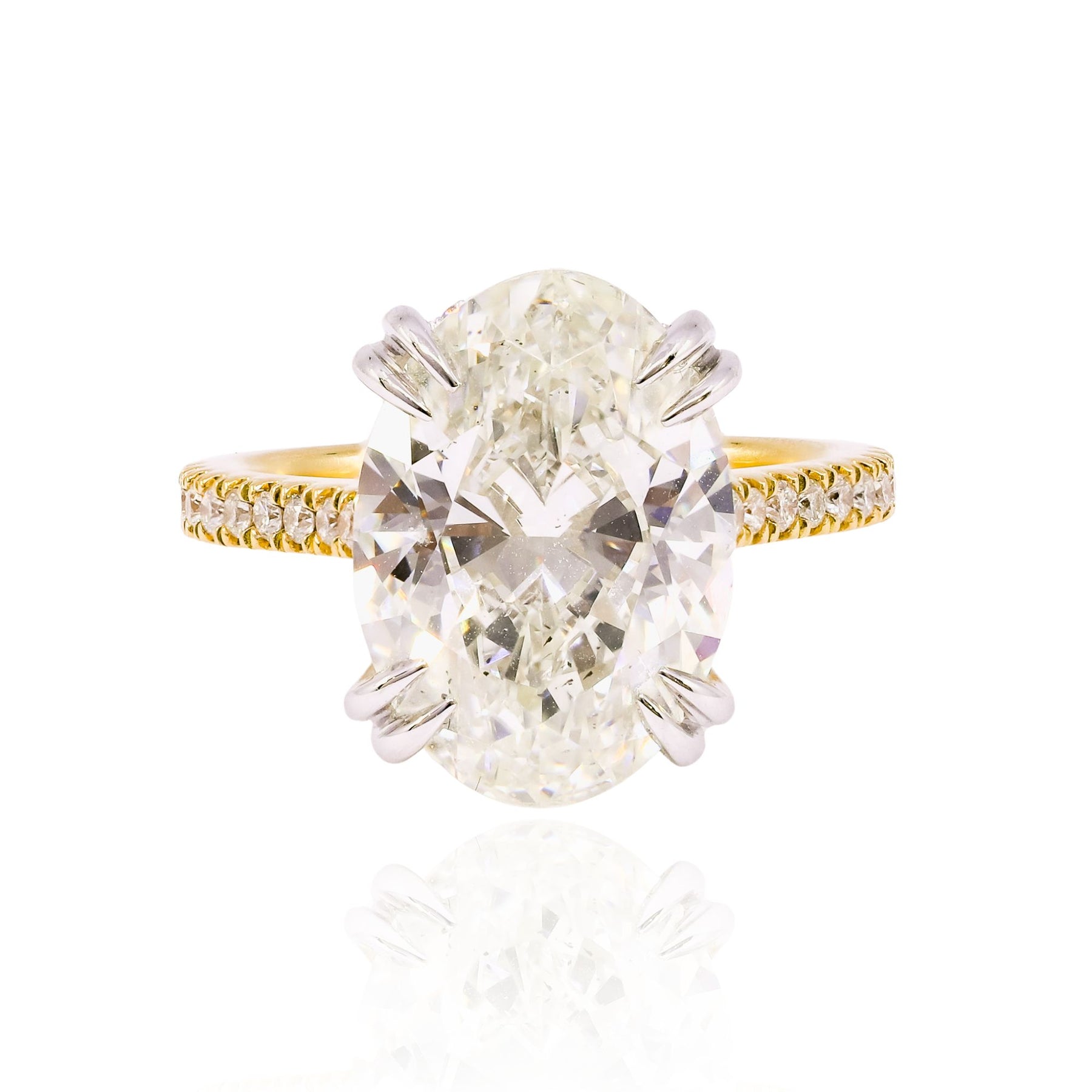 18K YELLOW AND WHITE GOLD 7.10CT OVAL DIAMOND ENGAGEMENT RING WITH DIAMOND BAND