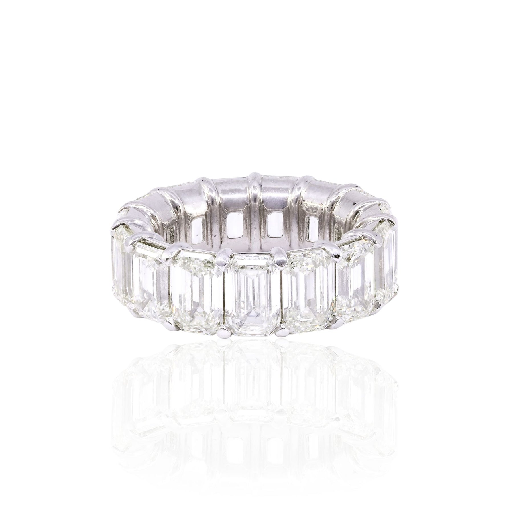 PLATINUM EMERALD-CUT DIAMOND ETERNITY BAND 15.10CTW