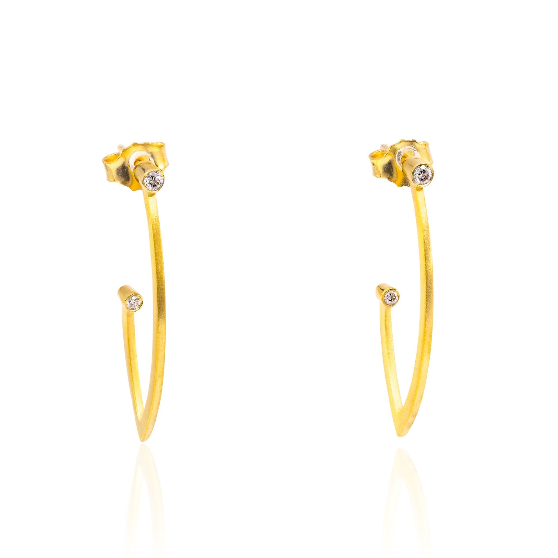 MARIKA 14K YELLOW GOLD V-HOOP DIAMOND EARRINGS 7768 0.14CTW
