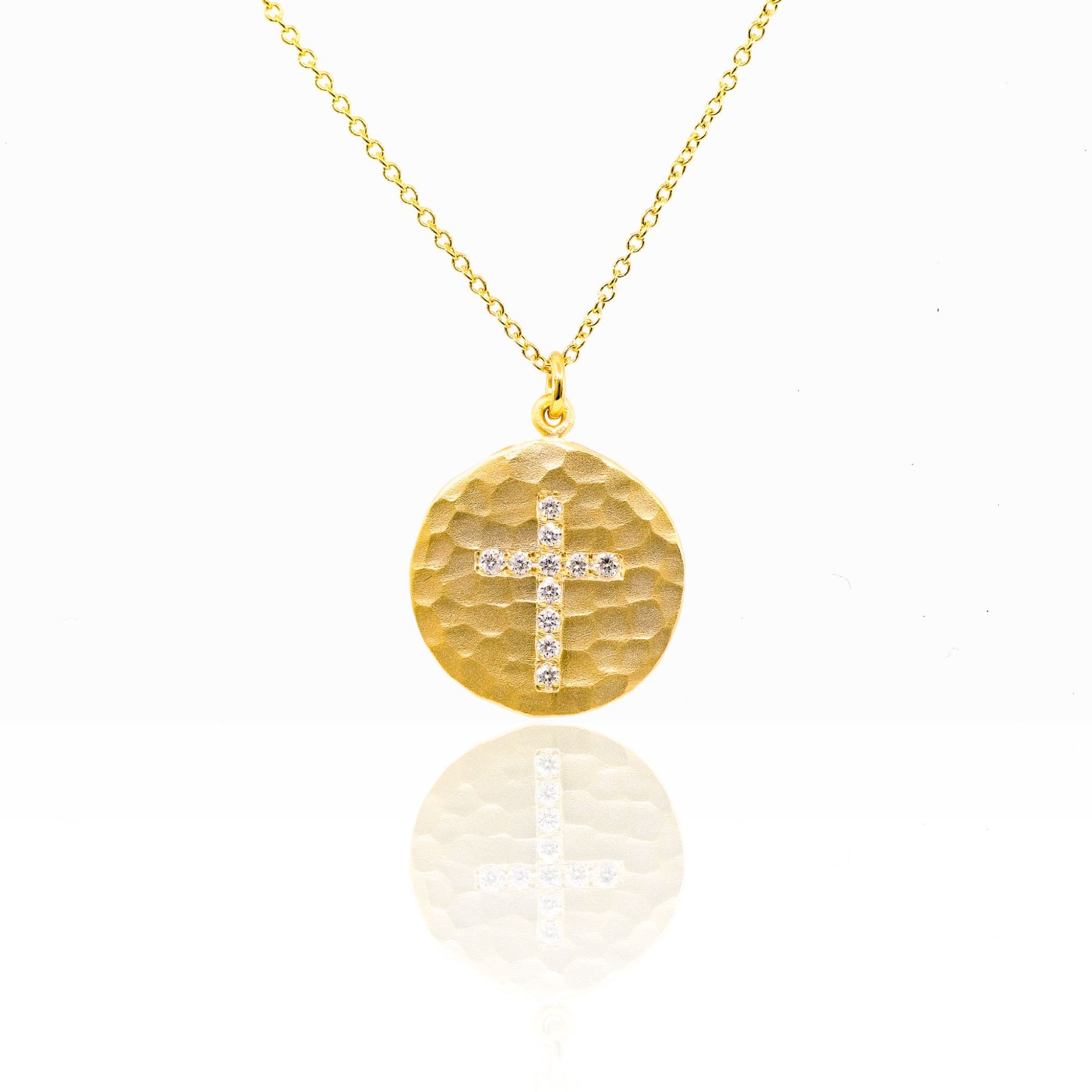 MARIKA 14K YELLOW GOLD HAMMERED FINISH CROSS DISC PENDANT NECKLACE