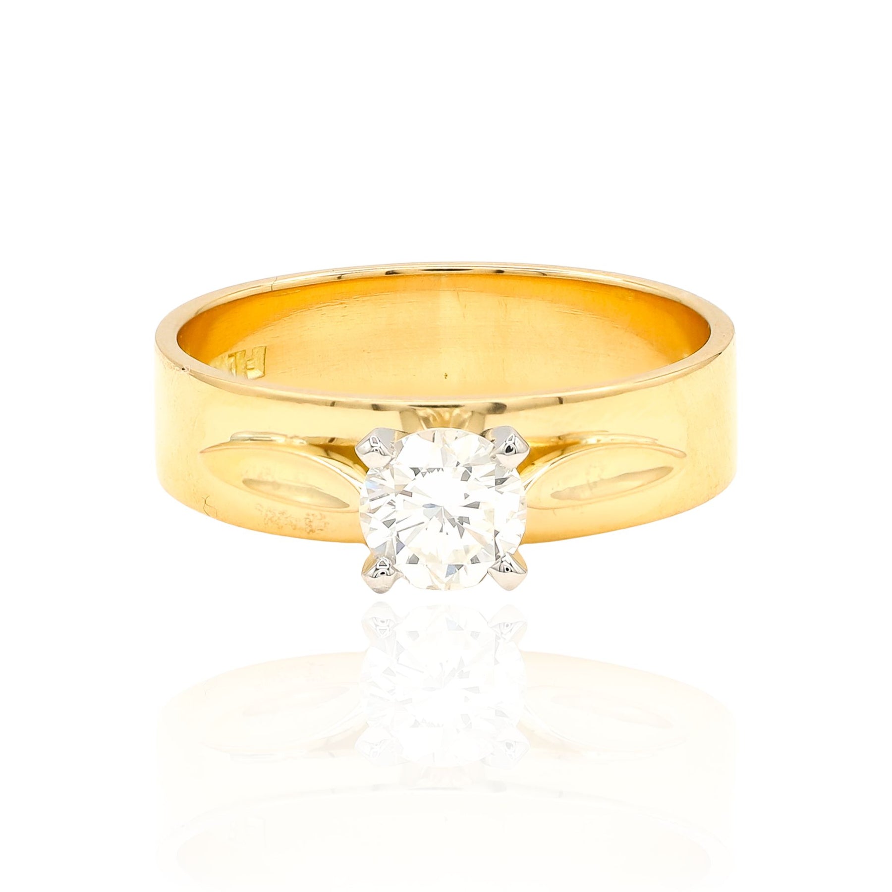 ESTATE 18K YELLOW GOLD 0.55CT ROUND BRILLIANT DIAMOND SOLITAIRE ENGAGEMENT RING WITH THICK BAND