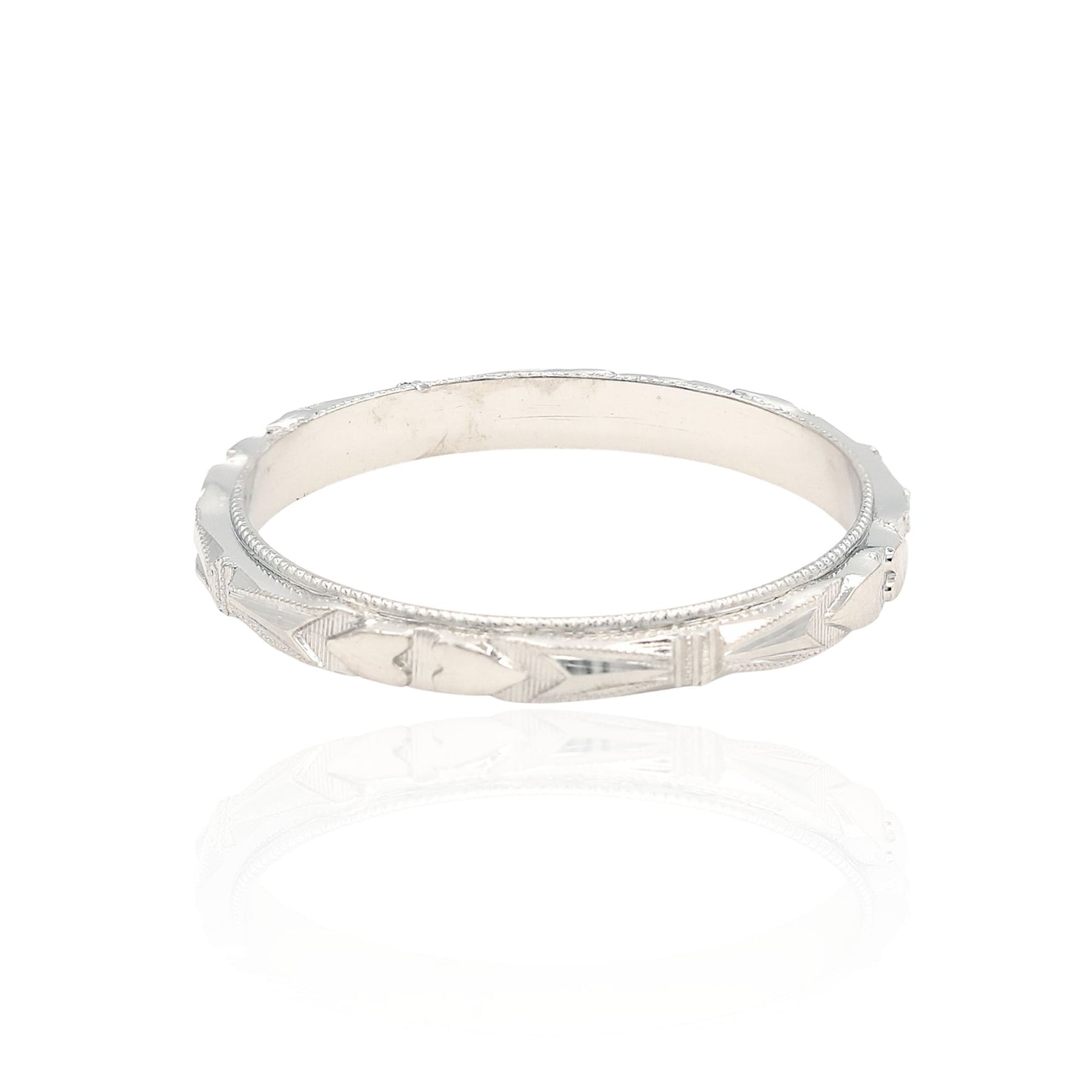 ESTATE ART DECO IRIDIUM PLATINUM ENGRAVED BAND