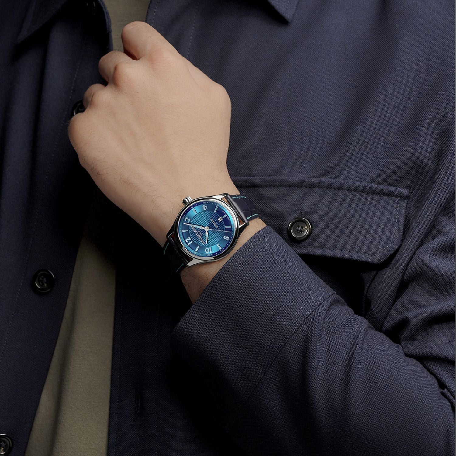 42MM FREDERIQUE CONSTANT CLASSICS RUNABOUT LIMITED EDITION WATCH WITH BLUE DIAL AND LEATHER STRAP