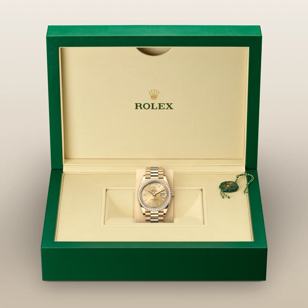 Rolex  Day-Date 40 Oyster, 40 mm, yellow gold and diamonds M228348RBR-0002